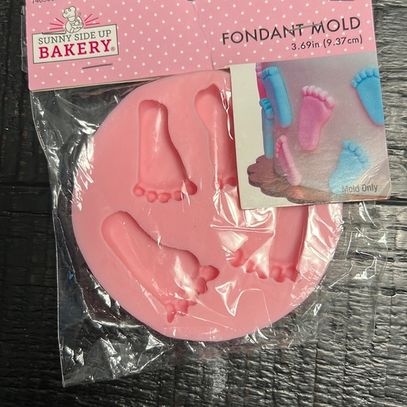 🍎3 for $10!🍎 Brand New Silicone Mold- Baby Feet - Picture 1 of 2